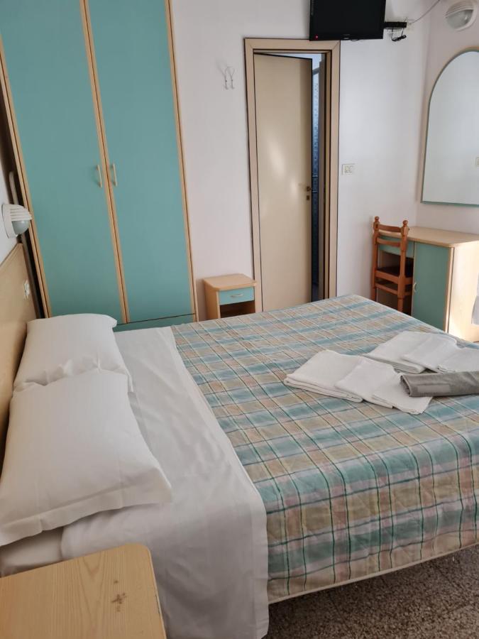 Hotel Marconi Miramare Rimini Esterno foto