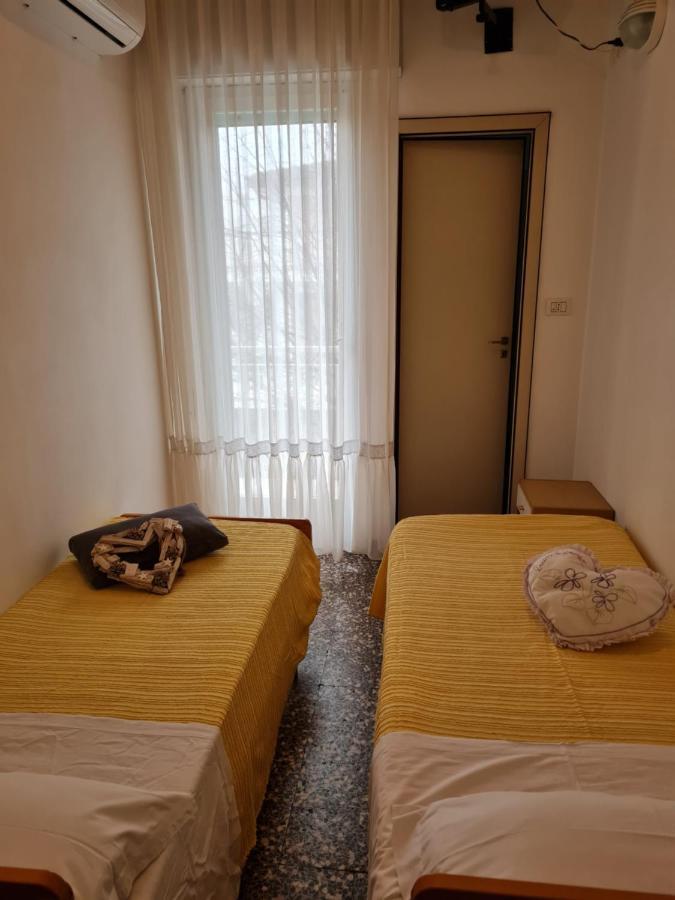 Hotel Marconi Miramare Rimini Esterno foto