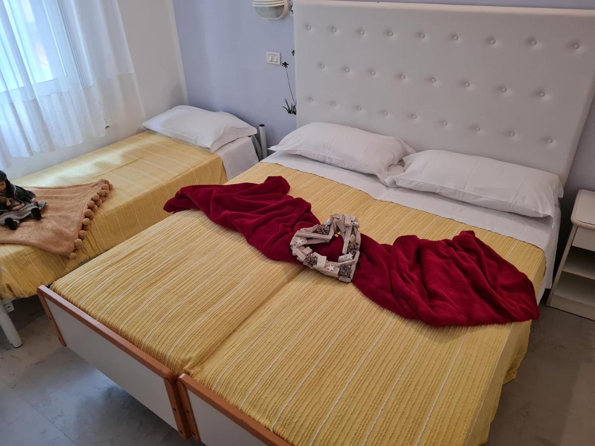 Hotel Marconi Miramare Rimini Esterno foto