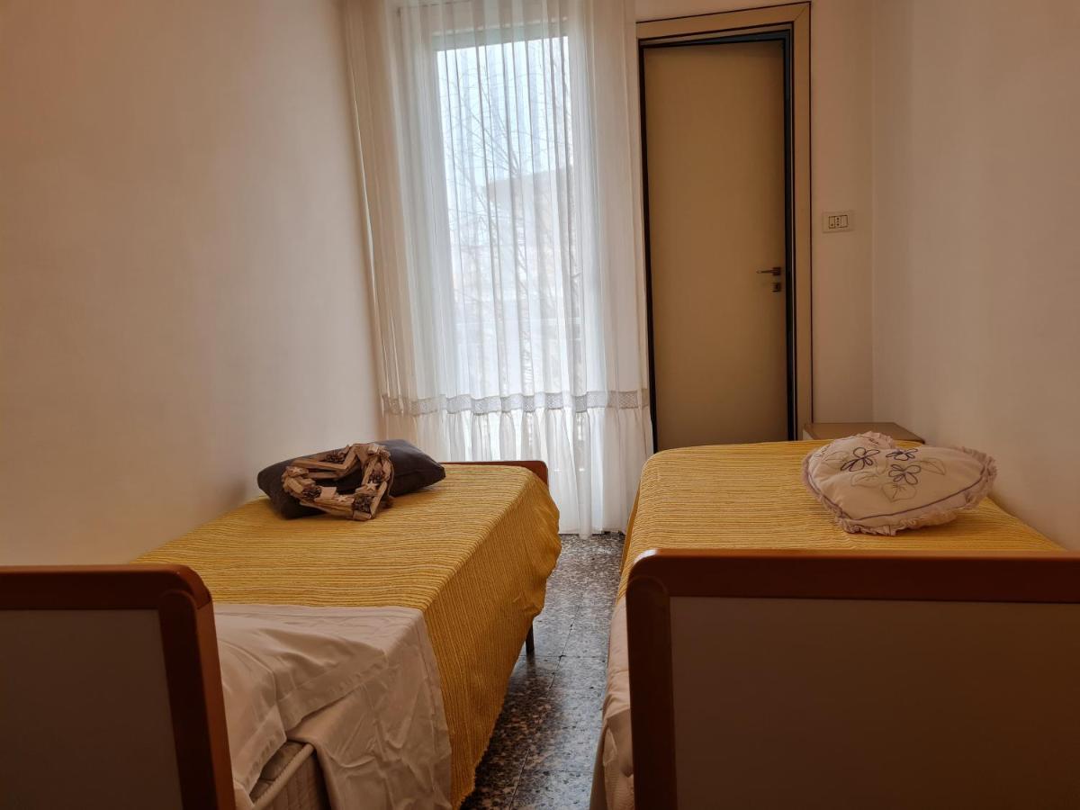 Hotel Marconi Miramare Rimini Esterno foto