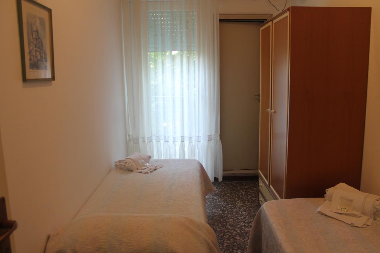 Hotel Marconi Miramare Rimini Esterno foto